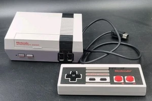 NES Classic Mini - Nintendo Entertainment System Spielkonsole - OHNE KABEL - Bild 1 von 8