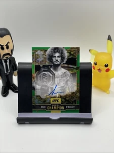 2025 Topps Chrome UFC - Sean O'Malley Marks of Champion #MOC-SO Green Auto /99 - Picture 1 of 3
