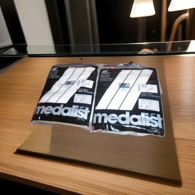 CAMISAS MEDALLISTA VINTAGE NUEVAS TODAVÍA EN PAQUETE LOTE DE 2 TALLA MEDIANA/MANGA LARGA Foto 1 de 4