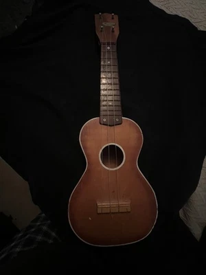 Vintage 1950s-60s Harmony Soprano Ukulele Guitar, Made in Chicago - Image 1 of 4