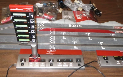 SCX Digital Pit Box 1/32 Slotcar Rennbahn mit 6 Wagen Erweiterung - Bild 1 von 4
