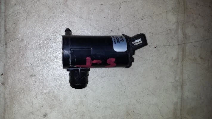 JAGUAR S-TYPE 1999 2000 2002 2003 WINDSHIELD RESERVOIR PUMP  - Image 1 of 3
