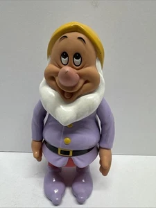 Disney' Snow White & the Seven Dwarfs 6” Vinyl Figure SNEEZY - RARE - Picture 1 of 6