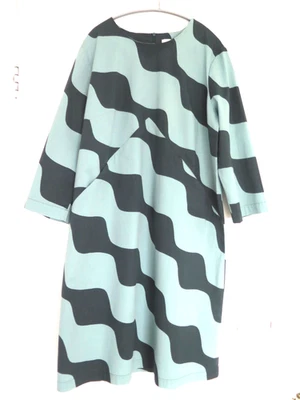 Vestido MARIMEKKO 44 (12-14) 97% algodón 3% elastano excelente estado Foto 1 de 4