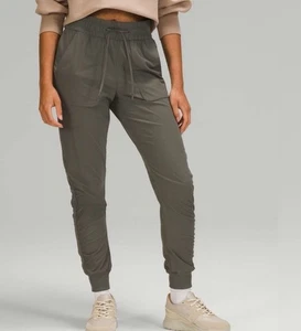 Lululemon Beyond The Studio Jogginghose Hose grau salbei Größe 4 Damen - Bild 1 von 8