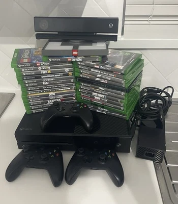 Xbox One maga Bundle with Kinect camera 3 Controllers and 27  games Lego portal  - Image 1 of 4