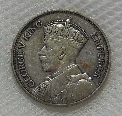 1935 NEW ZEALAND ONE SHILLING SILVER COIN - Image 1 of 2