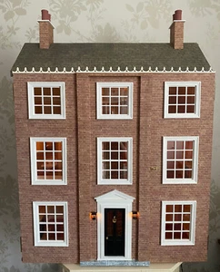 DOLLS HOUSE EMPORIUM CLASSICAL DOLLS HOUSE. DECORATED + LIGHTS & BATHROOM. OOAK - Picture 1 of 12