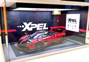 1:18 Touring Diorama Xpel Showroom con iluminación LED - Imagen 1 de 3