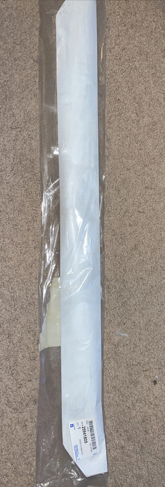 OEM. Escobilla limpiaparabrisas GM 25941805 para Buick, GMC, Chevrolet o Saturn. Lado del conductor Foto 1 de 1