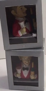 Lote de 2- Tapones de Vino Noritake Camareros con Copa de Vino y Botella Nuevos en Cajas - Imagen 1 de 10