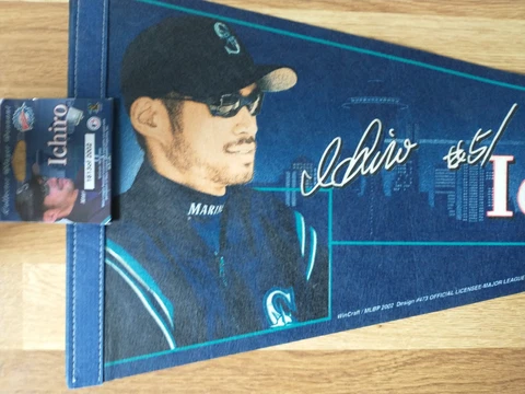 VTG Ichiro Suzuki Seattle Mariners Pennant Number to 2002 Wincraft 30" x 12" 00s Cover