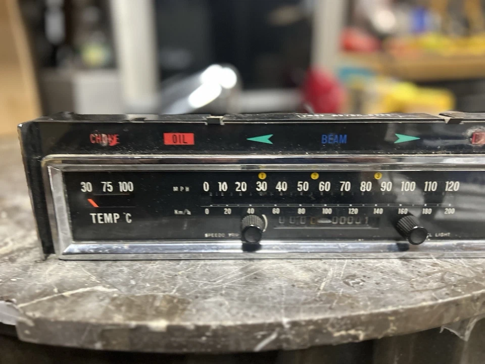 Cuadro medidor velocímetro Rover 2000 1 milla restaurado Foto 1 de 4