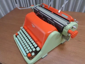 HERMES Standard 8 Typewriter Katakana/English 1964 Japan Custom Color - Picture 1 of 14
