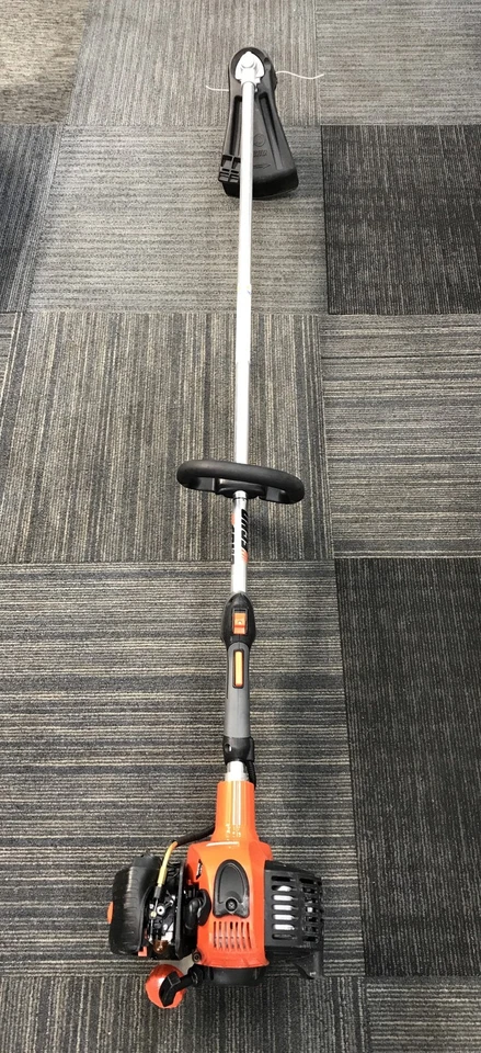 Echo SRM-266 Trimmer to cut the grass - Image 1 of 4