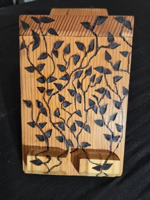 Soporte para teléfono de madera hecho a mano y porta billetera / soporte para café - Producto de EE. UU. Foto 1 de 4