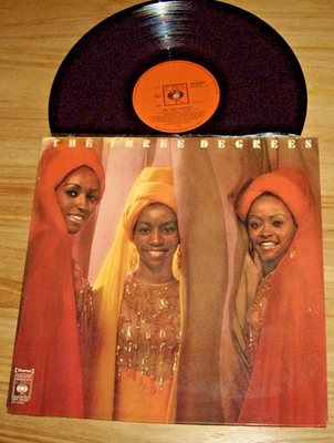 THE THREE DEGREES  *OZ 1st Press Gatefold 12" LP ' THE THREE DEGREES ' 1973 VGC - Image 1 of 3