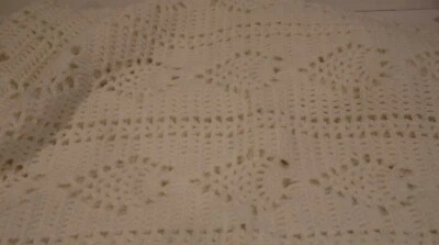 Hand Crocheted Afghan Throw  46' X 66" Foto 1 de 4