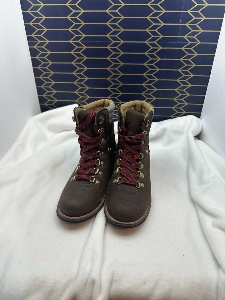 Bota de Senderismo Gorpcore Kodiak Para Mujer Encaje Rojo Talla 5 -Cuero -Impermeable -Estelar Foto 1 de 4