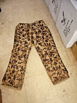 CALÇA ORVIS FISHING TACKLE CAMUFLADA ISOLADA LATERAL COMPLETA COM ZÍPER (GRANDE) - Imagem 1 de 4