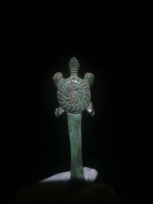 Chinese bone sculpture turtle pattern dynasty bone statue ornament - Image 1 of 4