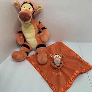 Disney Tigger Stofftier Plüsch & Lovey Sicherheitsdecke Rassel Satinborte - Bild 1 von 23