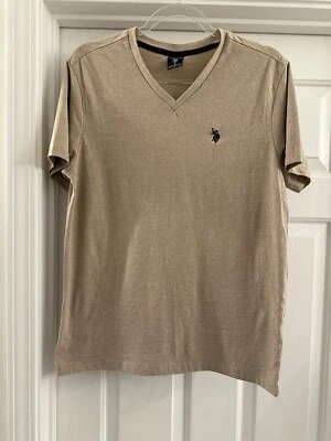 Camisa Polo EE. UU. ASSN Para Hombres Beige Sólido Bordado Logo Manga Corta M Foto 1 de 4