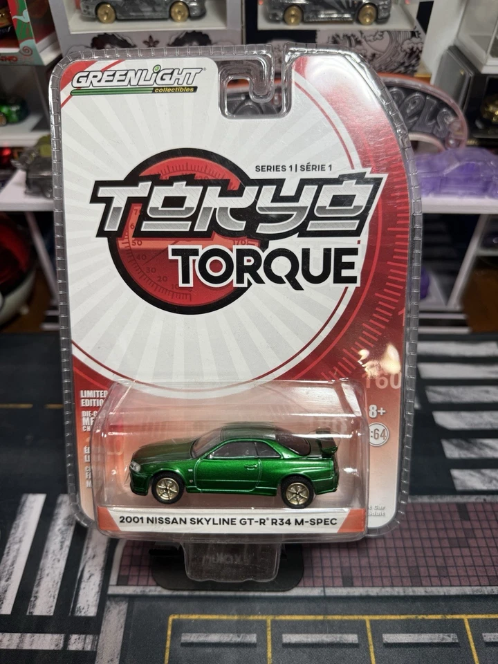 GREENLIGHT 1:64 TOKYO TORQUE 1 2001 NISSAN SKYLINE GT-R (R34) GREEN CHASE CAR - image 1 of 1