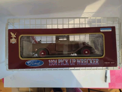 Road Legends 1934 Ford Wrecker Brown 1:18 Scale - Image 1 of 4