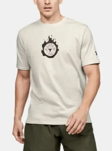 Camiseta Under Armour Hombre Project Rock Stay Strong 1351587 Summit Blanca/Negra Sm - Imagen 1 de 4