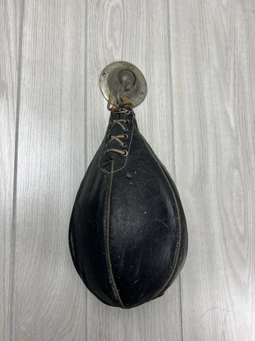 Vintage Boxing Speedbag Classic Black Leather w Mount Distressed Lace Cover
