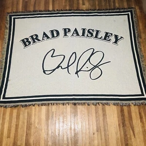 SELTEN Brad Paisley Fransen Wandteppich Überwurf Decke Autogramm 65” x 50” Country - Bild 1 von 7