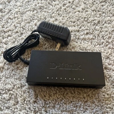 4C D-Link DGS-108GL 8-Ports 10/100Mbps Switch With Power Cable - Image 1 of 4