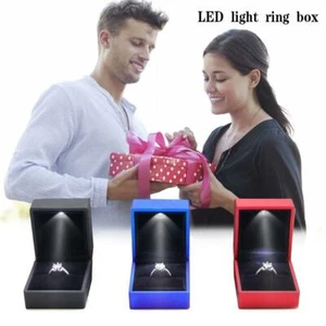 LED Lichtbox mit LED Licht schwarz Verlobung Schmuck Anhänger Box Z0Z9 - Bild 1 von 15
