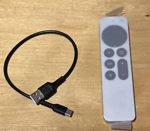 Apple TV 4K - Telecomando Siri - A2854 Nuovo con cavo di ricarica USB-C - Foto 1 di 3