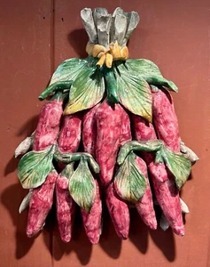 Italy Majolica Ceramic Chilipepper Bunch Wall Hanging Kitchen 9"T X 7"W - Picture 1 of 3