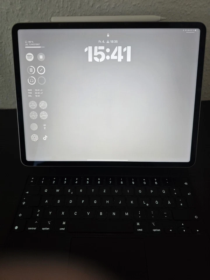Apple iPad Pro 12.9 6.Gen WiFi (12,9 Zoll)256 GB spacegrau,ApplePenci + Keyboard - Bild 1 von 4