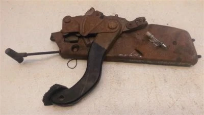 Pedal de freno de emergencia para Chevrolet Nova 1971 Foto 1 de 4