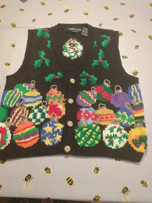 Women's Vintage Eagle's Eye Hand Knit Christmas Bauble Sweater Vest Medium - Image 1 of 4