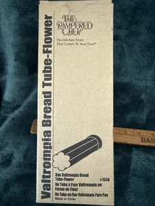 Pampered Chef Scalloped Bread Tube #1550, Brand New-Original Box - Picture 1 of 4