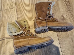 Unisex Childs Genuine Timberland Brown Fur Lined Fold Over Boots Kids Size Uk 9 - Picture 1 of 10