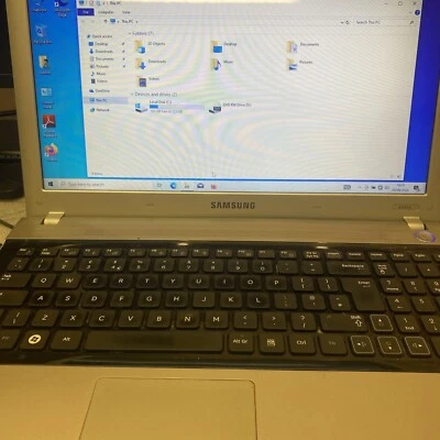 Gebrauchter Samsung Rv515 Laptop AMD-E450 4GB RAM 240ssd HDD Tastatur defekt Schnäppchen - Bild 1 von 4