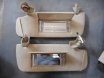 Chevrolet Tahoe 2004 2x2 parasol con tornillos de montaje - las luces funcionan Foto 1 de 4