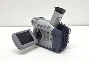 Canon ZR40A MiniDV Camcorder - Work - Picture 1 of 19