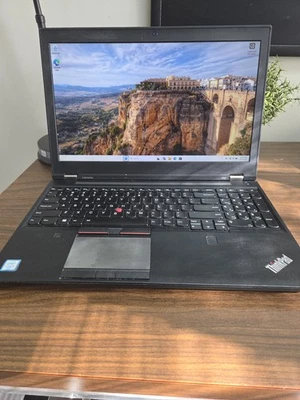 Lenovo ThinkPad P50 i7-6ta Generación 32 GB RAM 256 SSD 2.60 GhZ con Windows 11 Foto 1 de 4