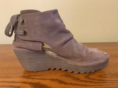 Botín de cuña FLY LONDON para mujer 39/8-8,5 Yema peep-toe holgado gamuza topo/beige Foto 1 de 4