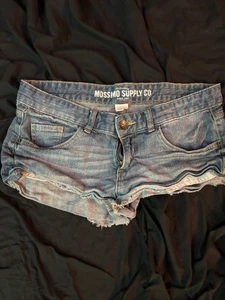 Mossimo Fit 6 juniors size 1 denim jeans med wash distressed 5 pockets 2" inseam - Picture 1 of 3