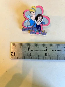 2003 Disney Pintrading Pin Cinderella & Snow White - Picture 1 of 3