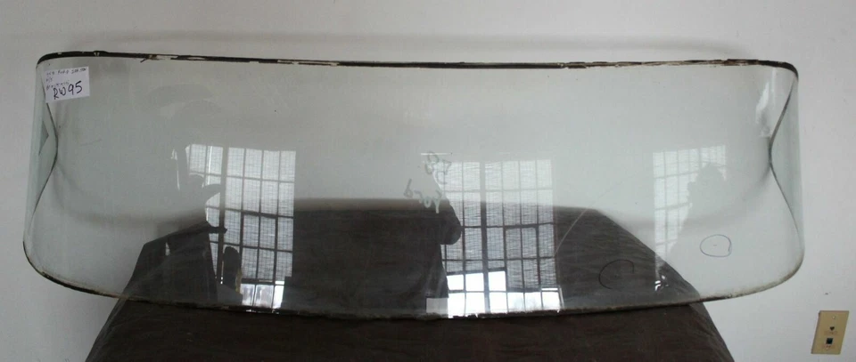 Parabrisas laminado Ford 1958 1958 sedán de 2 puertas (RW95) usado OEM Foto 1 de 4