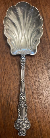 ANTIQUE STERLING ORNATE  IRIS SERVING SPOON 69.5 Grams Cover